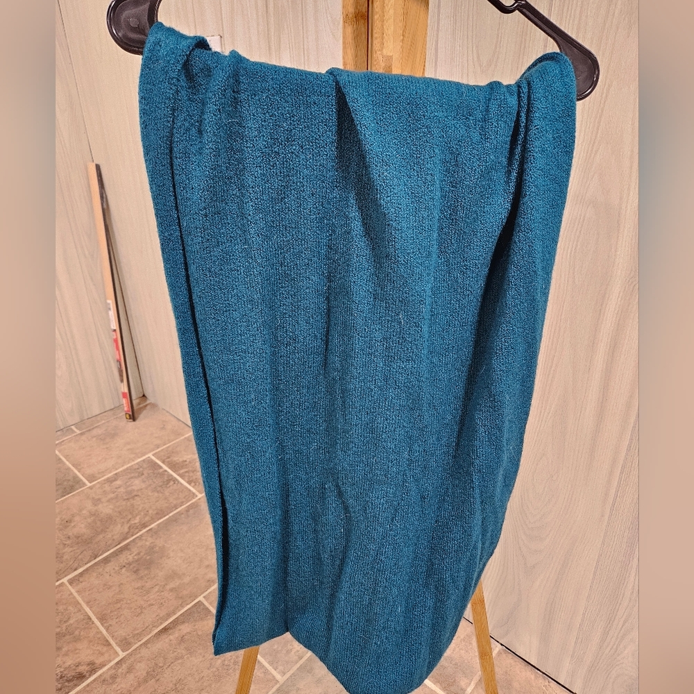 Scarves - Picture 4 of 10